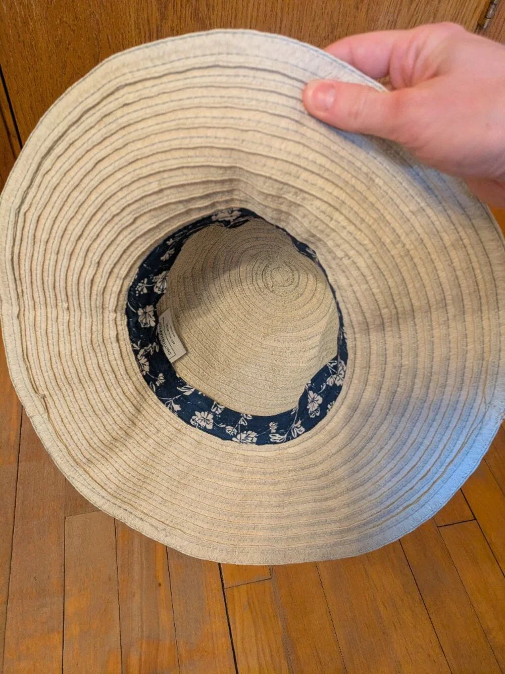 Sunhat - Picture 2 of 4